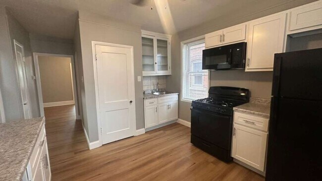 Photo - 5042-5044-5044 Pernod Ave Unidad 5042 1F