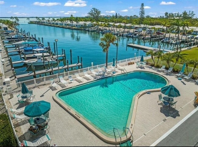 Photo - 676 El Centro