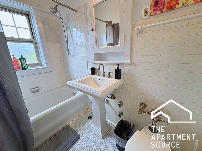 Photo - 925 Hinman Ave Unit 925 Hinman Ave