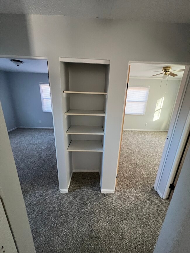 Photo - 4030 E Seneca Ave