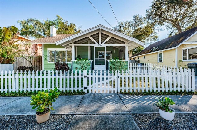 Photo - 1009 8th St N