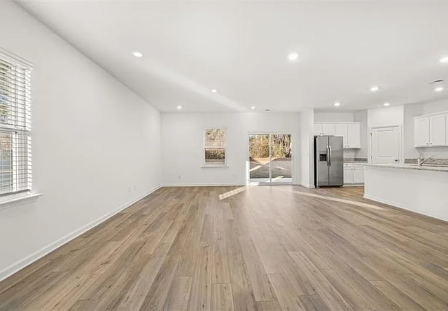 Photo - 942 Evergreen Rd