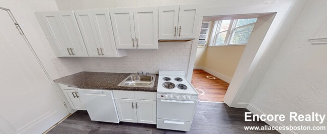 Building Photo - 99 Brainerd Rd