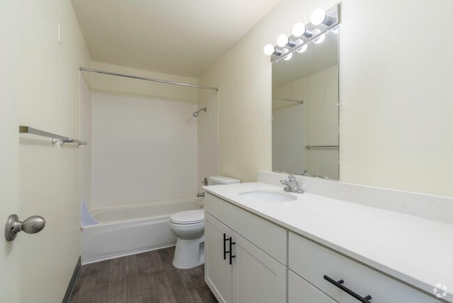 2BR, 1BA - 750SF Bathroom