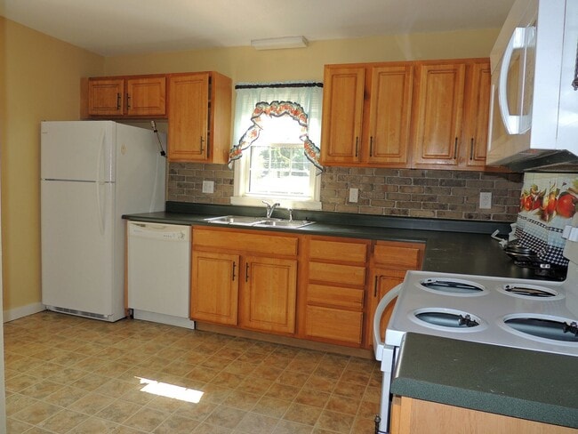 Photo - COMING SOON!   Available now Beautiful 3 Bedroom in ALCOA!