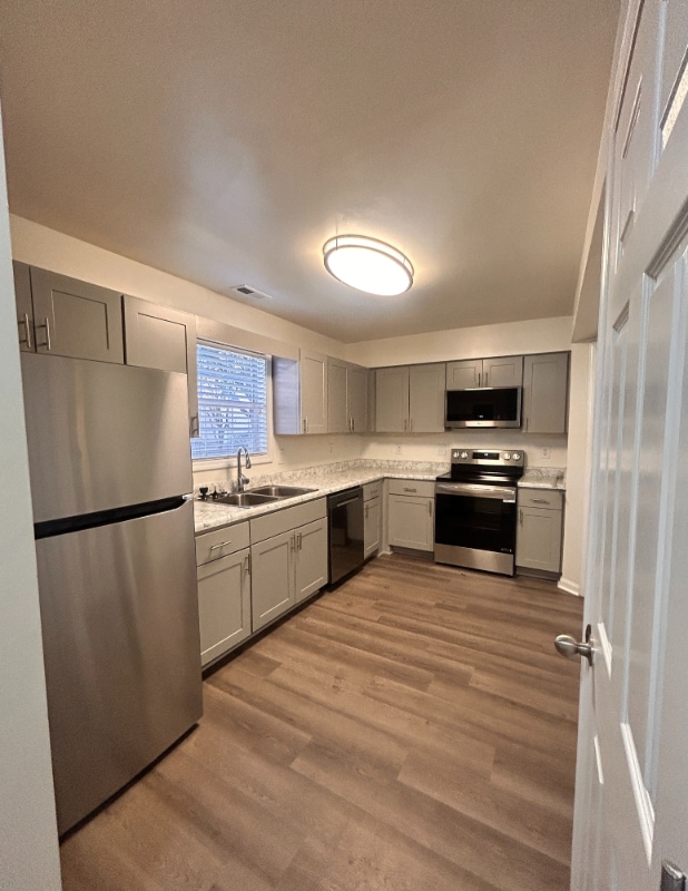 Photo - 1021 Fords Pointe Cir