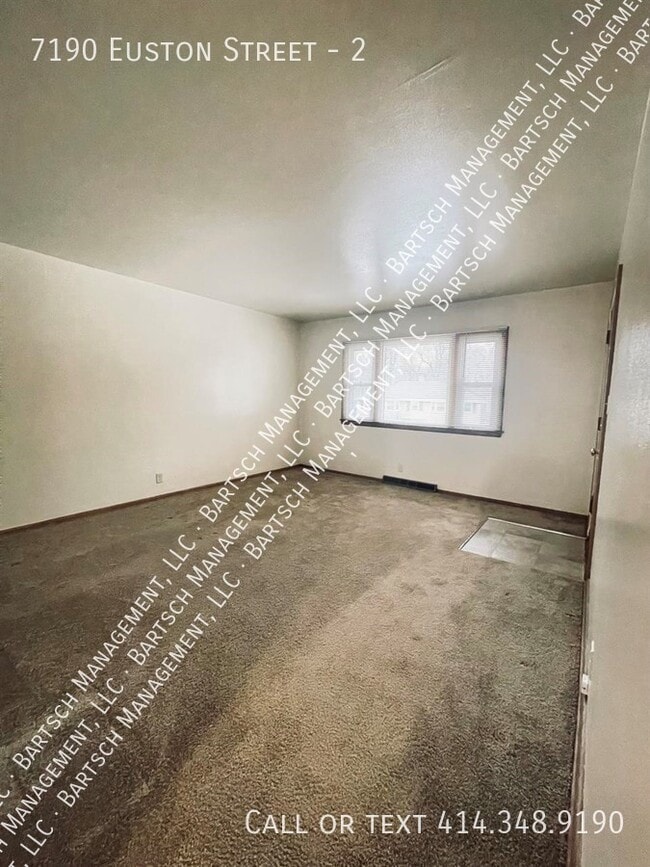 Photo - 7190 Euston St Unit 2