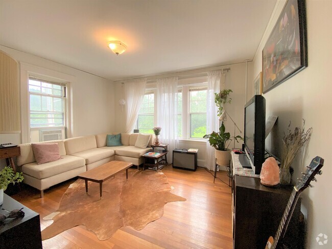 Building Photo - 160 Norfolk St Unit 3 Rental