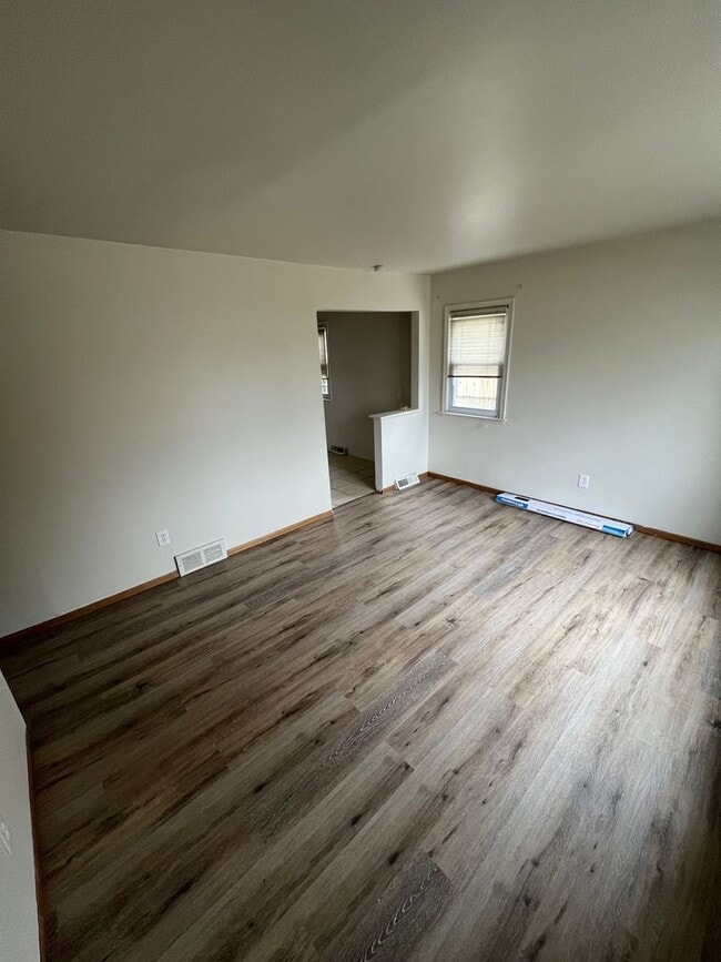 Photo - 23556 Lawson Ave