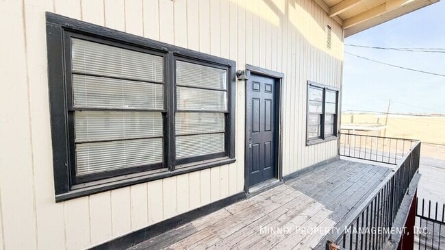 Building Photo - 5005 Ave W.-9 Unit 9