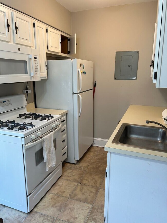 Photo - One Bedroom Apartment in Palisades NW Incl... Unit 302