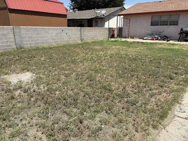 Photo - 709 W Iron Ave