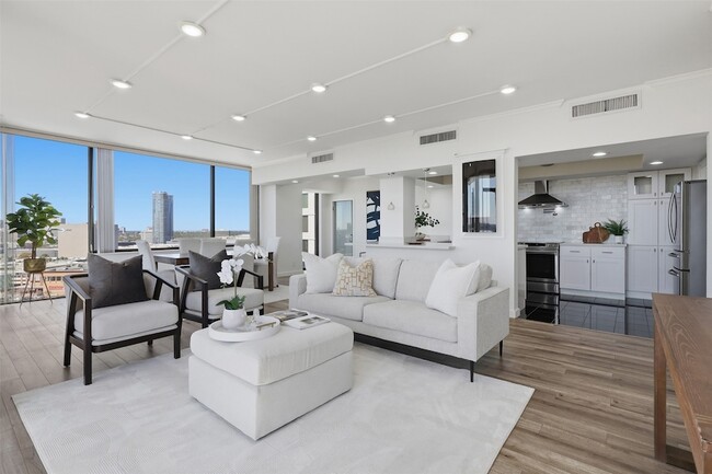 Building Photo - 15 Greenway Plz Unit 19F