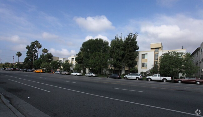 Excalibur Apartments