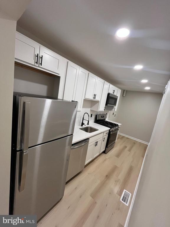 Building Photo - 5000 Belair Rd Unit 1