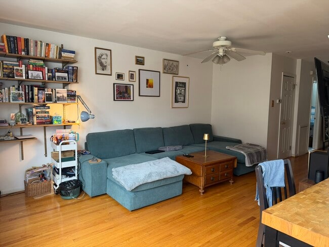 Photo - 620 Green Ln