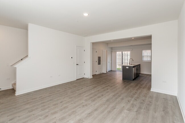 Photo - 1432 Naperville Wheaton Rd
