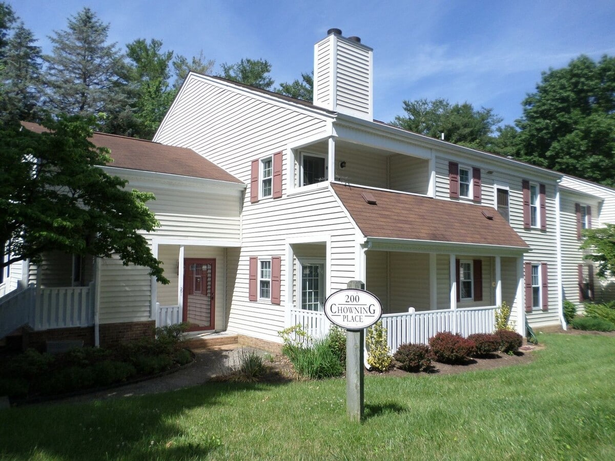 Photo - 203 Chowning Pl