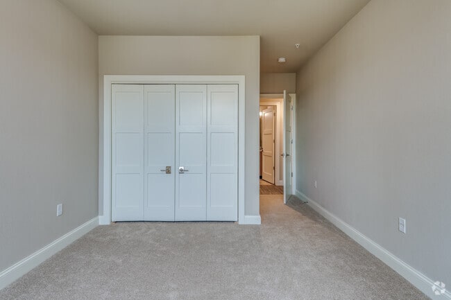 2 BR, 2 BA - 1,298SF