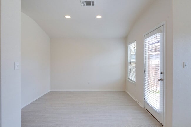 Photo - 12904 Pealing Wy