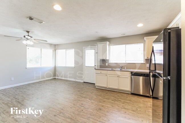 Photo - 4427 Ravine Dr