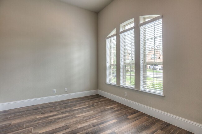 19 Cohasset Pl