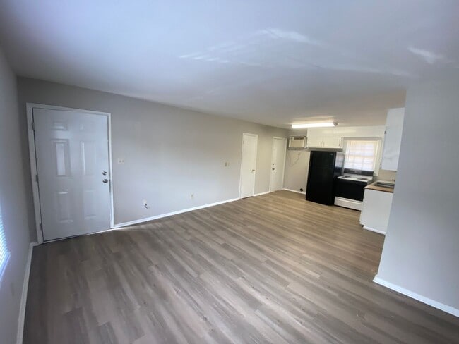 Photo - 2bed/1ba Apt off S Main Kannapolis close t...