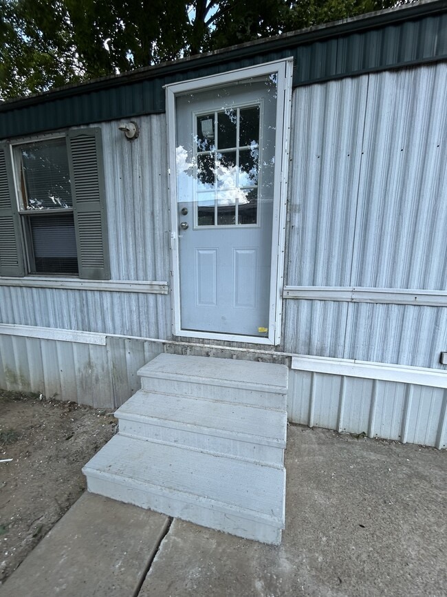 Photo - 210 Tyler St