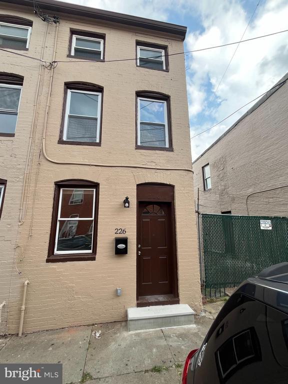 Building Photo - 226 S Regester St Rental