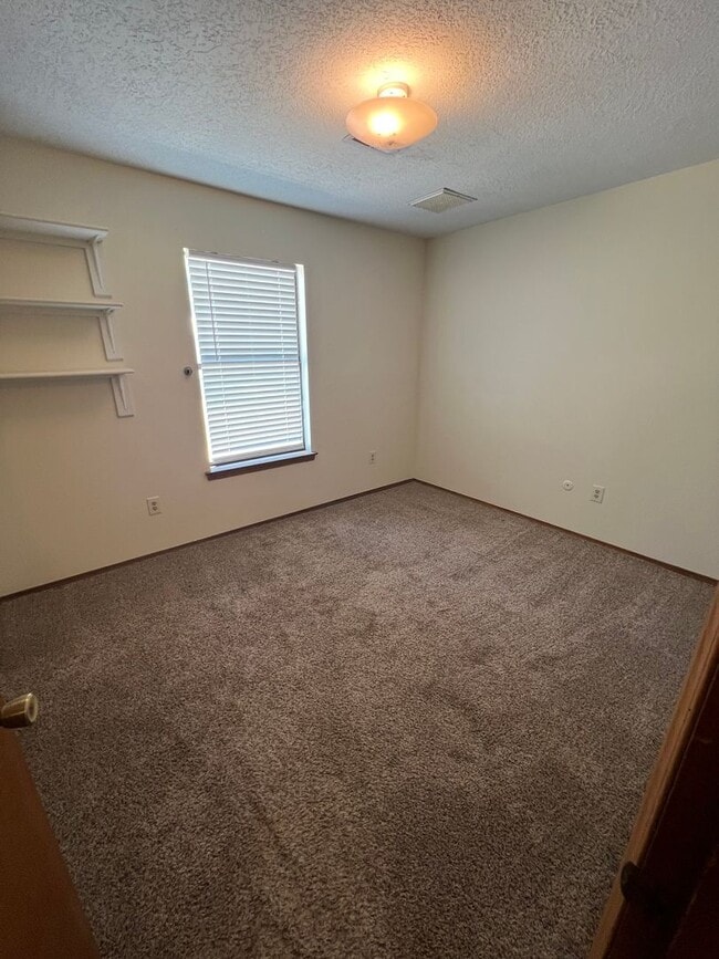 Photo - Taylor Ranch 3 Bedrooms 2 Bath 2/CG 1800/sf