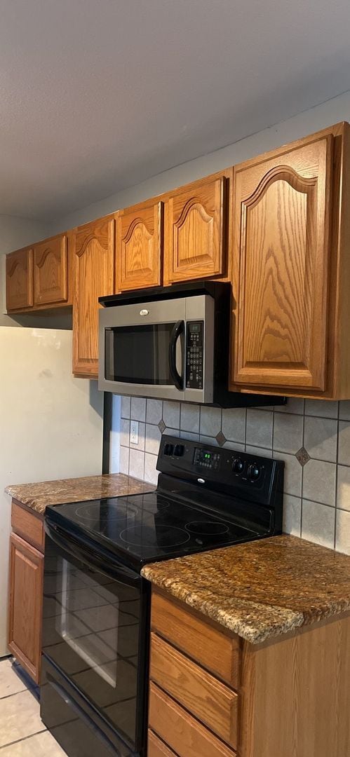 Photo - 3 bedroom 2 bathroom! HOUSING ACCEPTED!