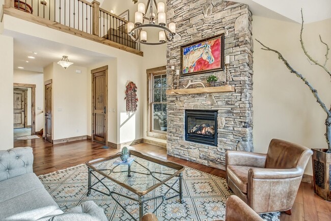 Photo - Rare Tumalo Retreat on 10 Acres with Barn!