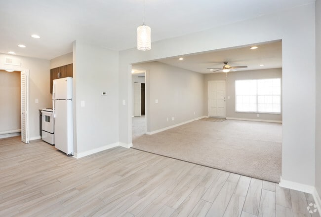 1BD/1BA - 850 Sq Ft - Living Area