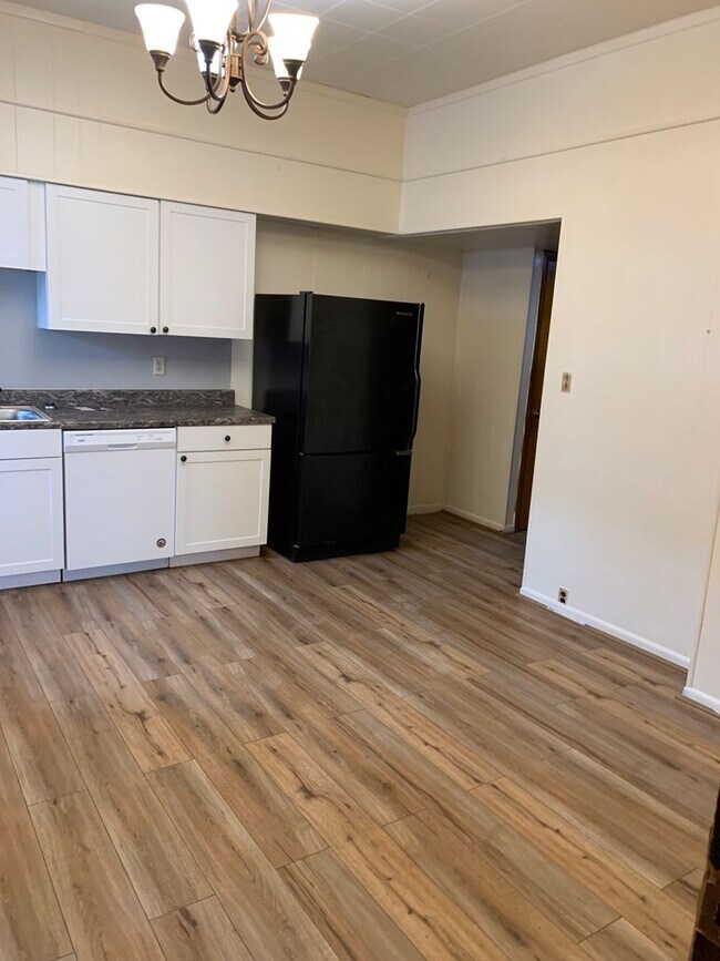 413 Semple St Unit 1