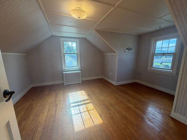 Photo - 5 E Walnut St