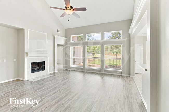 2208 Palm Lagoon Dr