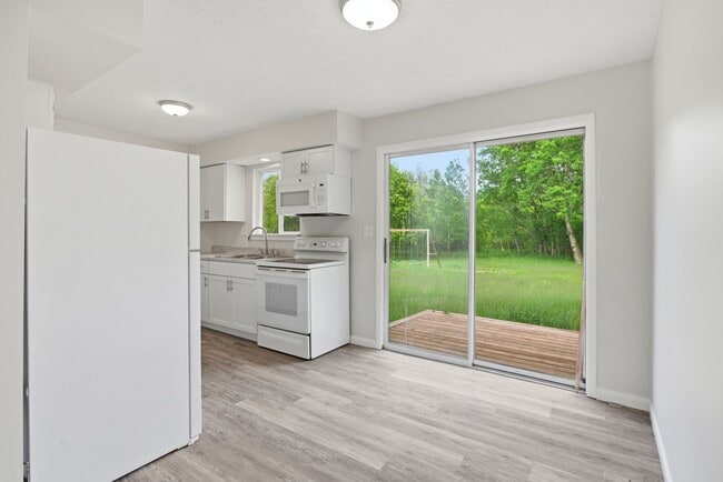 Photo - 2895 Spring Hill Dr Unit 2897 Spring Hill Road