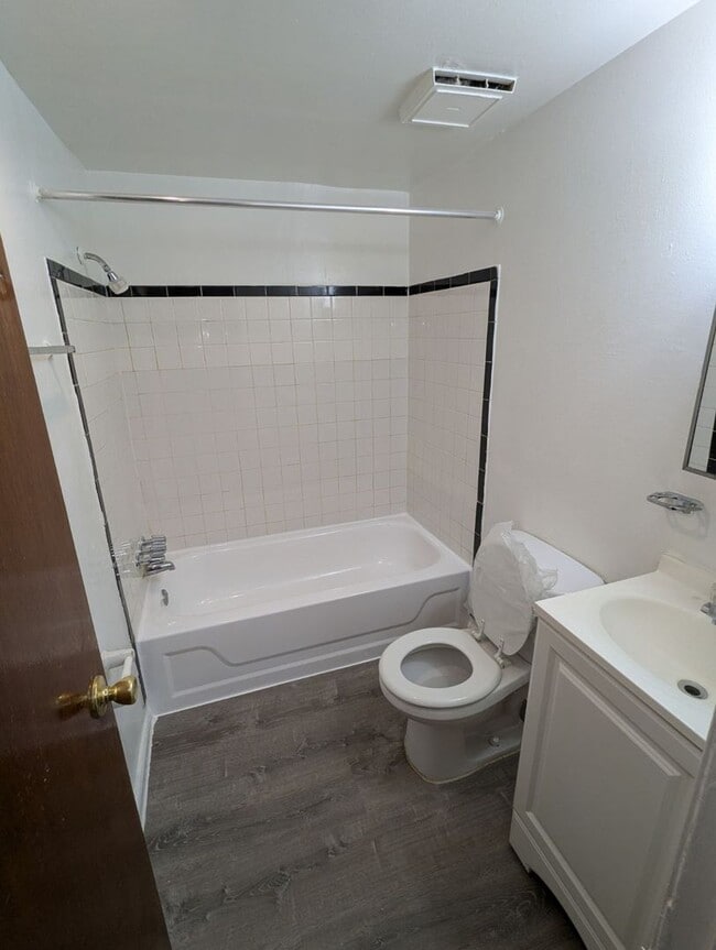 Photo - 1150 51st St NE Unit 101