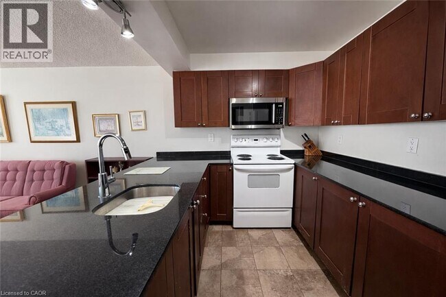 Photo - 270 Eiwo Ct Unité 205