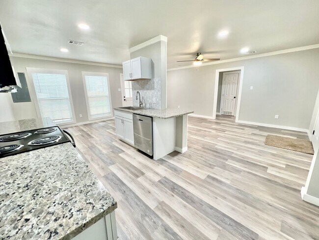 Photo - Adorable home close to Tech!