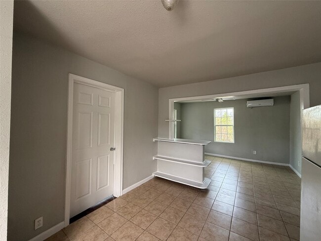 Photo - 7314 Navigation Blvd Unit A