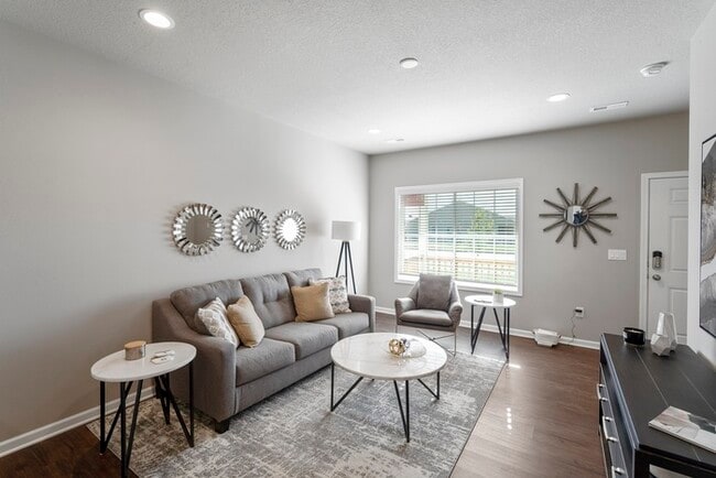 Photo - 2228 Hazeltine Pl