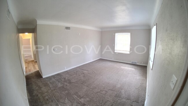 Photo - 1339 K Ave NE