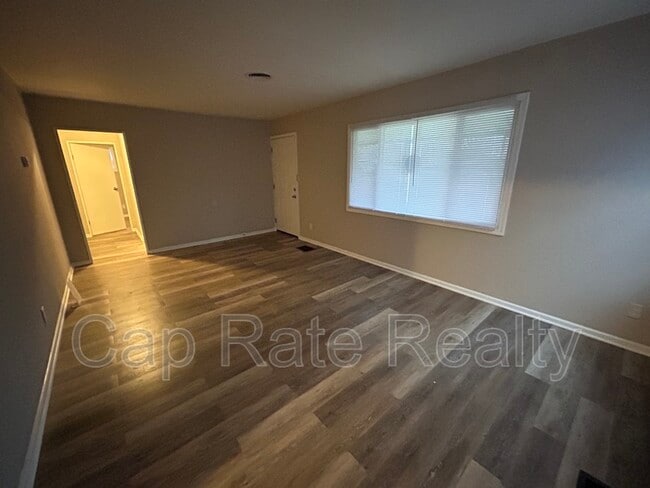 Photo - 2163 Grasmere Ave