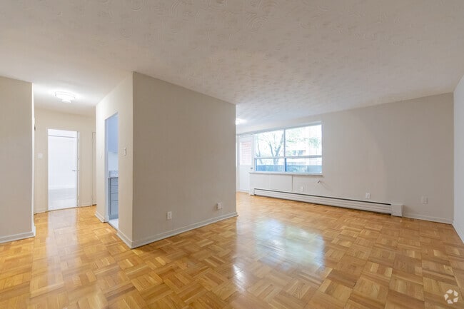 1 chambre, 1 salle de bain - 58,5 m² - Salon - 839 Roselawn Ave