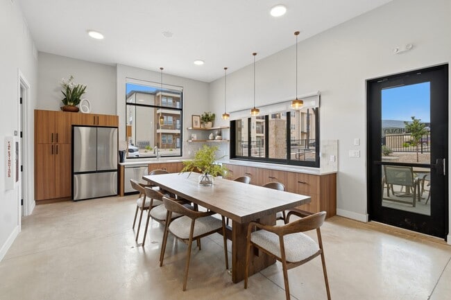 Photo - The Henley Apartments