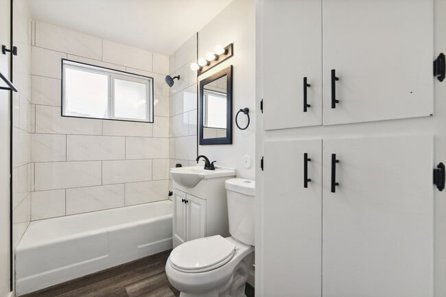 Photo - Granada Suites Unit 2211 - B