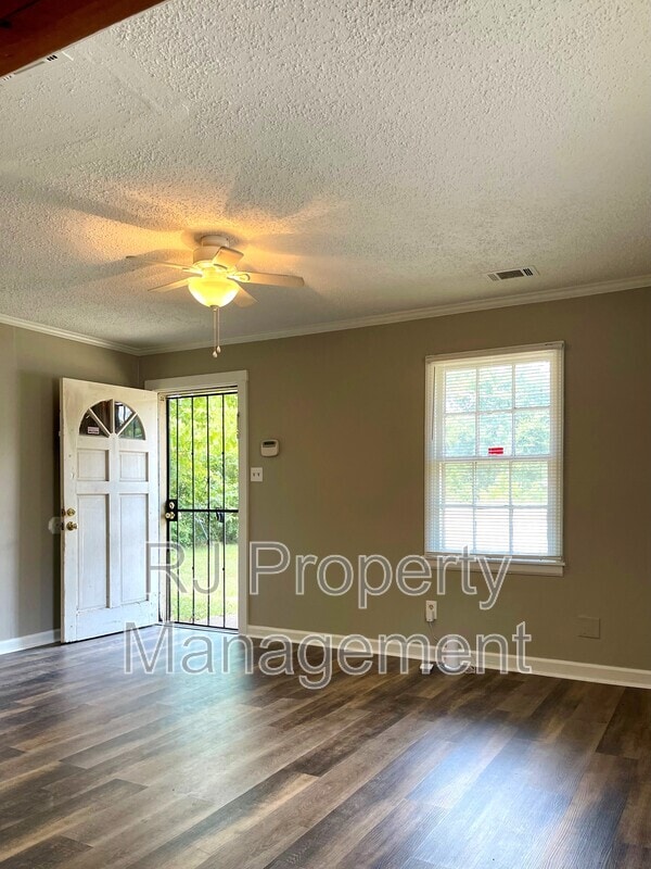 Photo - 4095 Chelsea Ave