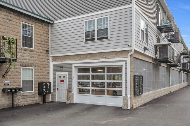 Arrowpoint at South Grove - Bradford MA