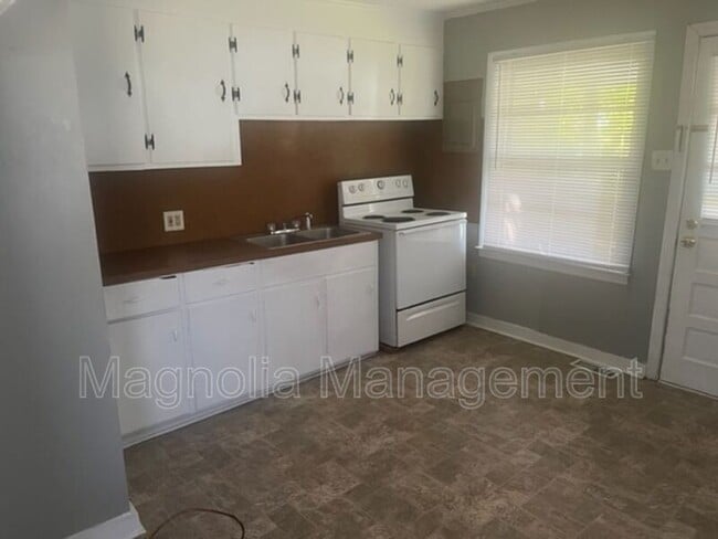 Photo - 413 Rollins Ave